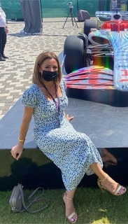 Natalie Pinkham feet photo thumbnail