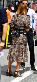 Natalie Pinkham feet photo thumbnail