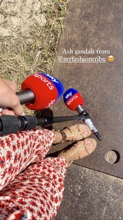 Natalie Pinkham feet photo thumbnail