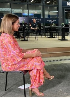 Natalie Pinkham feet photo thumbnail