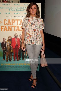 Natalie Pinkham feet photo thumbnail