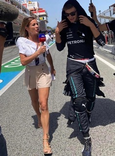 Natalie Pinkham feet photo thumbnail