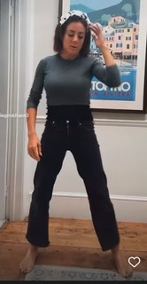 Natalie Pinkham feet photo thumbnail