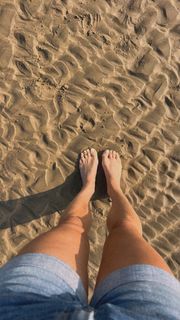 Natalie Pinkham feet photo 2
