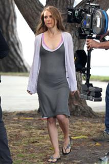 Natalie Portman feet photo thumbnail