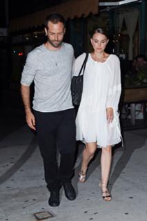 Natalie Portman feet photo thumbnail