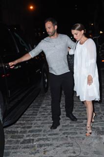 Natalie Portman feet photo thumbnail