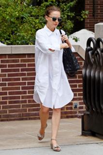 Natalie Portman feet photo thumbnail