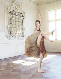 Natalie Portman feet photo thumbnail