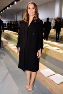 Natalie Portman feet photo thumbnail