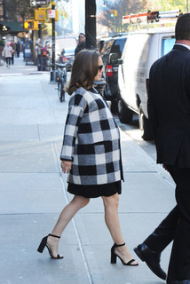 Natalie Portman feet photo thumbnail