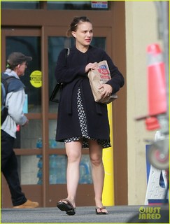 Natalie Portman feet photo thumbnail