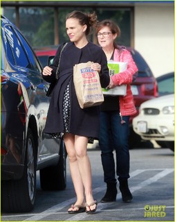 Natalie Portman feet photo thumbnail