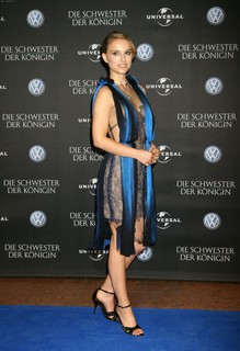 Natalie Portman feet photo thumbnail