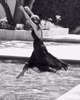 Natalie Portman feet photo thumbnail