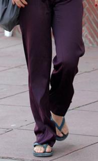 Natalie Portman feet photo thumbnail