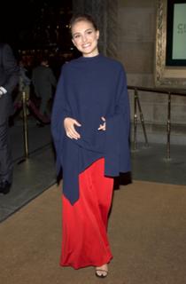 Natalie Portman feet photo thumbnail