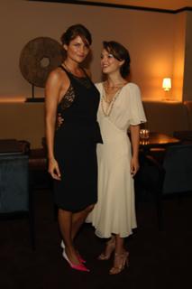 Natalie Portman feet photo thumbnail