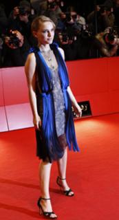 Natalie Portman feet photo thumbnail