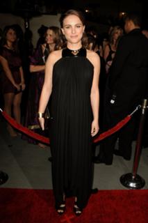 Natalie Portman feet photo thumbnail