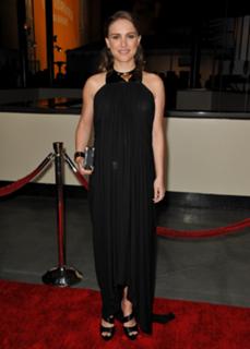 Natalie Portman feet photo thumbnail