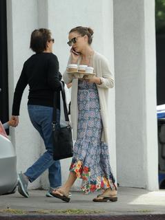 Natalie Portman feet photo thumbnail