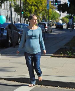 Natalie Portman feet photo thumbnail
