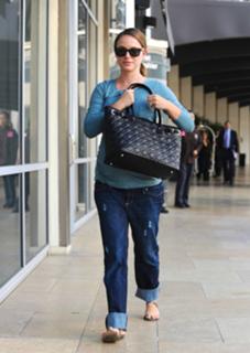 Natalie Portman feet photo thumbnail