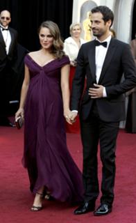 Natalie Portman feet photo thumbnail