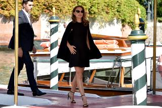 Natalie Portman feet photo thumbnail