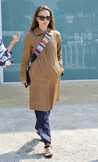 Natalie Portman feet photo thumbnail