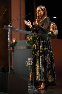 Natalie Portman feet photo thumbnail