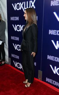 Natalie Portman feet photo thumbnail