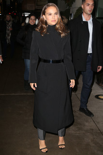 Natalie Portman feet photo thumbnail