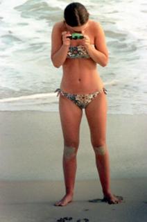 Natalie Portman feet photo thumbnail