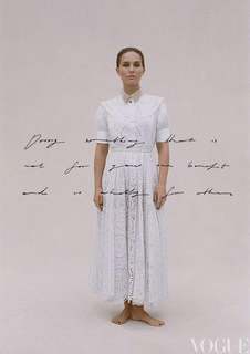 Natalie Portman feet photo thumbnail