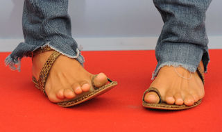 Natalie Portman feet photo thumbnail