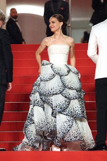 Natalie Portman feet photo thumbnail
