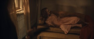 Natalie Portman feet photo thumbnail