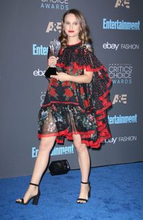 Natalie Portman feet photo thumbnail