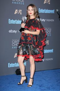 Natalie Portman feet photo thumbnail
