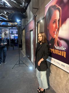 Natalie Portman feet photo thumbnail