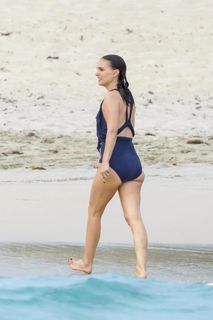 Natalie Portman feet photo 11