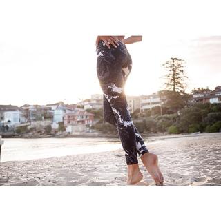 Natalie Roser feet photo thumbnail