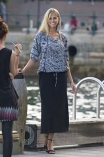 Natalie Roser feet photo thumbnail