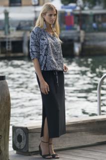 Natalie Roser feet photo thumbnail