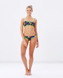 Natalie Roser feet photo thumbnail