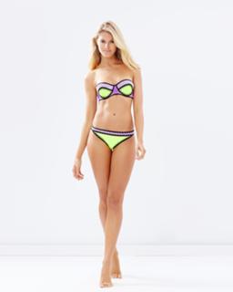 Natalie Roser feet photo thumbnail