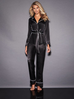 Natalie Roser feet photo thumbnail