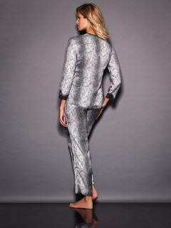 Natalie Roser feet photo thumbnail